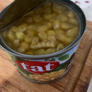Tat Gıda Konserve Mısırdan Kurtçuk Çıktı