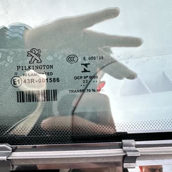 Peugeot Put In an Older Model Glass On My 508 Due to Lack of Parts