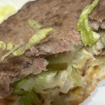 McDonald's Çiğ Hamburger Eti Ve Bayat Patates