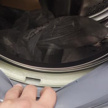 Samsung Çamaşır Makinesi Tüm Kıyafetlerimizi Paramparça Etti