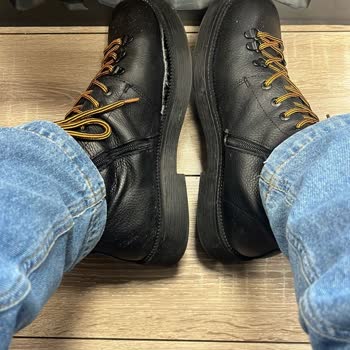 Yeşil Kundura Yeni Botum Hemen Bozuldu