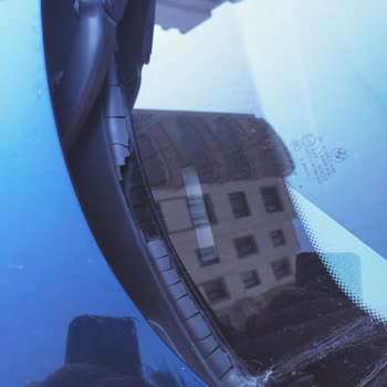 BMW F20 Ön Cam Fitil Kopması
