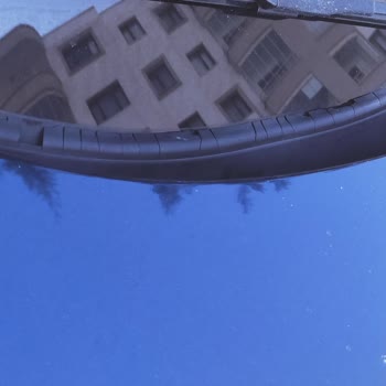BMW F20 Ön Cam Fitil Kopması