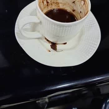 Abdullah Efendi Türk Kahvesi İçinden Böcek Çıkıyor!