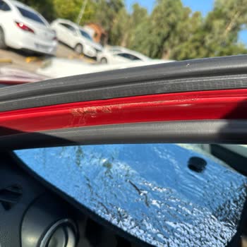 Dacia Güneş Yanığı Ve Boya Sorunu
