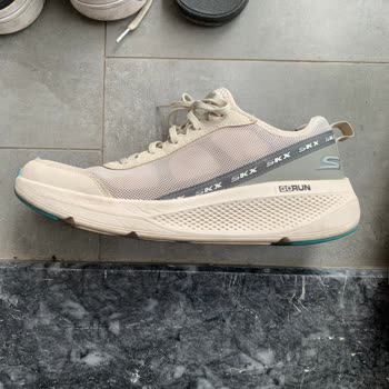 Skechers'ın 6 Ayda Yırtılan Ayakkabısı.