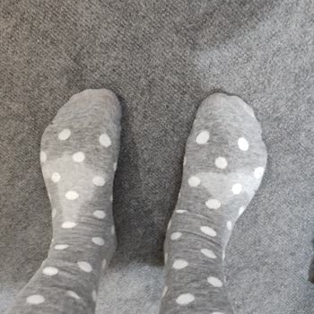 Tofimini (Instagram) Tofimini'nin Su Geçirmez Diye Sattığı Botlar Su Geçiriyor