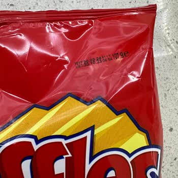 Ruffles Ketçaplı Cipsin İçinden Siyah Cips Çıktı