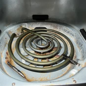 Tefal Airfryer'ın Tavanı Paslandı.