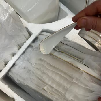 Karaca Züccaciye Kapalı Kutudan Kırık Tabak Çıktı