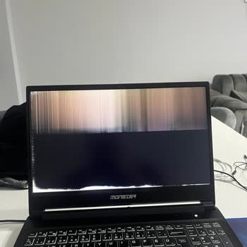 Monster Notebook Bakım İçin Yolladığım Laptop Ekranı Arızalı Geldi