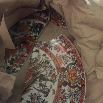 Yurtiçi Kargo Koli Hasar Görmüş ve Kırılmış