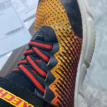 Skechers Ürünün Arkasında Durmuyor