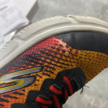 Skechers Ürünün Arkasında Durmuyor