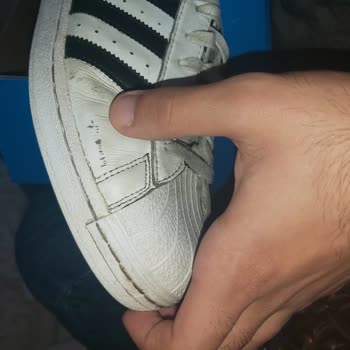 3 Ay Gibi Bir Sürede Adidas Superstar Denilen Ürün Çöp Durumuna Düştü