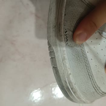 Puma Ayakkabının Sağ Ve Sol Taraftan Yırtılması