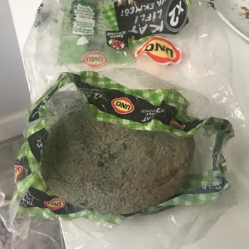 UNO'dan Küflü Ekmek Hayal Kırıklığı