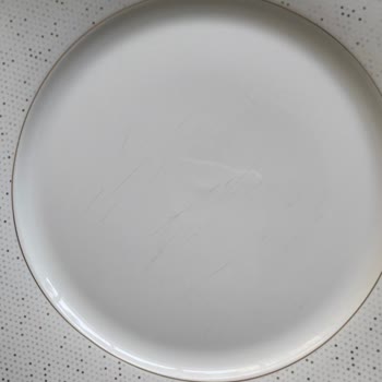 Korkmaz Mutfak Eşyaları Korkmaz Tabak Takımında Çizikler Oluştu