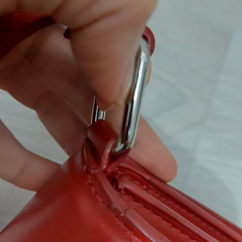 Mango Kulpu Yırtılan Çantaya İade Reddi
