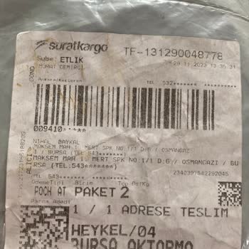 Sürat Kargo Kargom Aktarma Yapılırken Yırtılmış Ve Yanlış Ürüne Yapıştırılmış