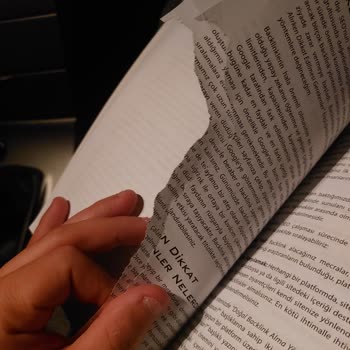 D&R Ambalajlı Kitap Yırtık Çıktı