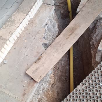 Diyargaz Kapı Önündeki Çukur Kapatılsın