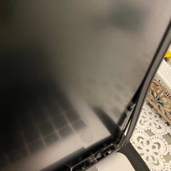 Lenovo Laptop Ekran Menteşe Arızası Ve Marka İmajı Sorunu