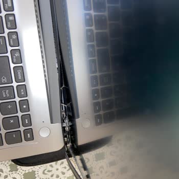 Lenovo Laptop Ekran Menteşe Arızası Ve Marka İmajı Sorunu