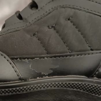 Zara İndirim Zamanı Defolu Ürünleri İle Mağdur Ediyor