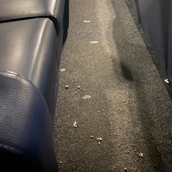 Prestige Sineması Salonlar Çok Kirli