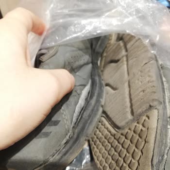 Hummel Paramparça Olan Ayakkabının Aylardır İncelemede Olması!