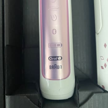 Trendyol Oral-B Genius X 20000N Yapay Zeka Destekli Şarjlı Diş Fırçası
