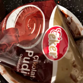 Migros Bozulmuş Eker Puding Satıyor
