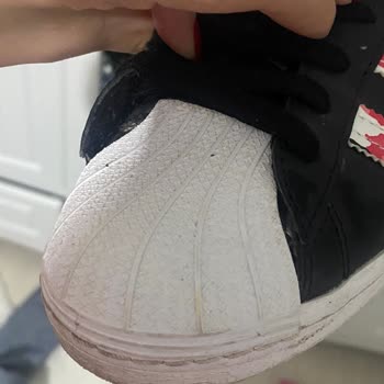 adidas 3 Giymeye Ayakkabı Yırtıldı