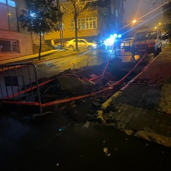 Avcılar Belediyesinin Yeşilkent Mahallesinde Bozuk Yolları Yapmaması