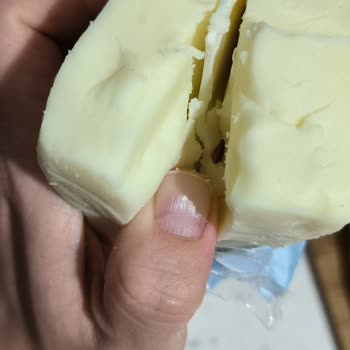 İçim Kaşar İçerisinde Plastik Parça
