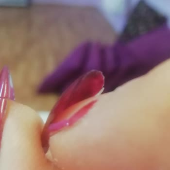 Emsal Doğan Güzellik ve Tırnak Merkezi Protez Tırnak Şikayet