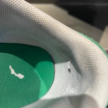 Puma Ayakkabı Yırtılması Açılması