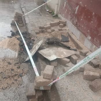 Bursa Büyükşehir Belediyesi Sokağa Lağım Akıyor