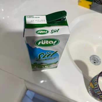 Sütaş Tarihi Geçmemiş Bozuk Süt