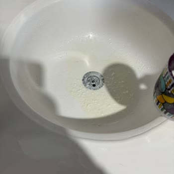 Sütaş Tarihi Geçmemiş Bozuk Süt