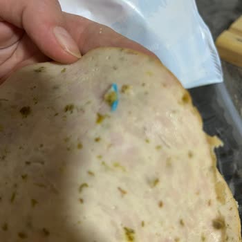 Polonez Et Ürünleri Hindi Füme İçinde Mavi Sert Plastik Çıktı