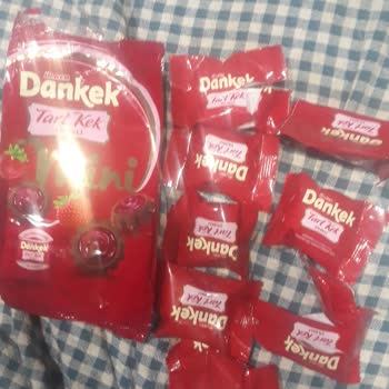 Ülker Ürünün Üstünde Yazılan 10 Adet Yazısına Rağmen İçinde 8 Adet Çıkmıştır