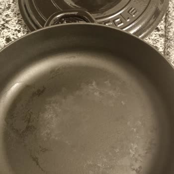 Lava Marka Tencerenin Tabanında Oluşan Lekeler