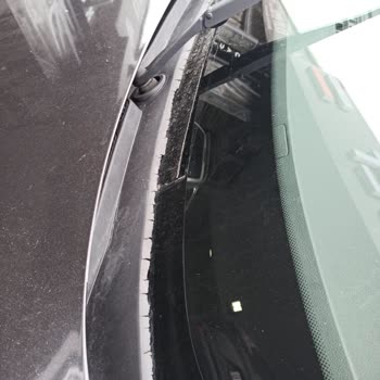 Renault Fluence Ön Cam Izgara Bakaliti Kalitesizliği