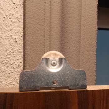 Bellona Gardırop Tekeri Arıyorum