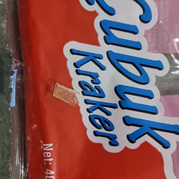 Ülker Çubuk Krakerden Plastik Parça Çıktı