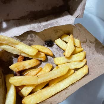 Köfteci Yusuf Patatesin İçinden Böceğe Benzer Bir Şey Çıktı