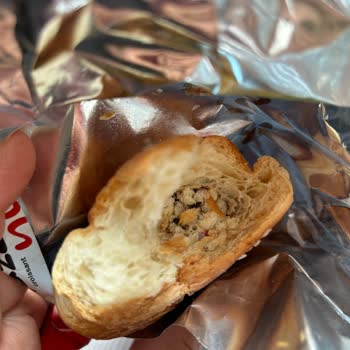 7days Croissant 7days Kruvasan İçerisinde Çok Değişik Bir Şeyler Var.