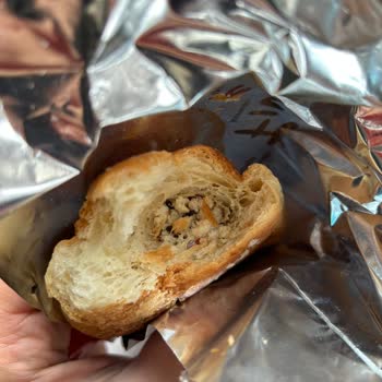 7days Croissant 7days Kruvasan İçerisinde Çok Değişik Bir Şeyler Var.